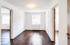 Casă  renovată complet, 6 camere, 2 băi, 2 bucătării, cramă, Ghimbav, central - 9