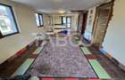 Casa de vanzare cu 6 camere 2 parcari curte libera 200 mp in Selimbar - 1