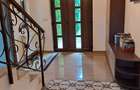 VILA IN REGIM DE INALTIME PARTER SI ETAJ ULTRAFINISATA PE 19 ARI TEREN - 25