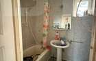 Casa de vanzare, cu 3 camere, doua bucatarii+teren in Simeria