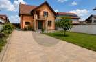 Casă unică, cartier Izvor – Str. Izvorului 10 - 1