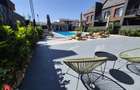 Tunari-PRIMA LOCUIRE, 3 camere curte, piscina exterioara, mobilat luxury, LIBER! - 2