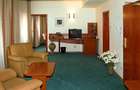 Hotel 4 stele, zona Pta Victoriei,cu restaurant si crama,comision 0 - 9