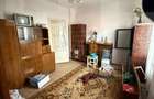 Casa de vanzare, cu 3 camere, doua bucatarii+teren in Simeria