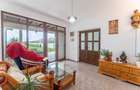 Oportunitate Rară | Proprietate Exclusivă în Izvor - 3
