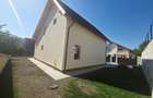 Casă / Vilă cu 4 camere de închiriat în zona Calea Romanului - 11