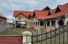 Casa de vanzare la rosu, 10 camere, 246,50 mp, zona Exterior Sud - 20