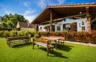 Hotel 3* + Pensiune 4*, piscina, teren tenis, 6.200mp parc privat +, Sanpetru, B - 23