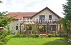 VIla spatioasa cu 6 camere, piscina proprie, 750mp de gradina - 1