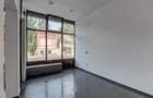 Spațiu comercial stradal | Zona Toamnei – Lizeanu | 50 mp | Vitrină - 1