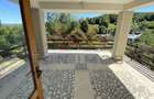 Vila de vanzare, teren 3100 mp, 7 camere, 6 grupuri sanitare, 3 CT, an 1997 - 25