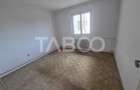 Apartament decomandat 2 camere 40 mpu etaj 2 zona 13 Decembrie
