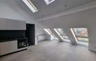 Vila - Bloc modern de 11 camere zona Centrul Civic , Onix