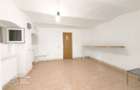 Spatiu langa Piata Catedralei, intrare din strada, str. Vasile Goldis - 3