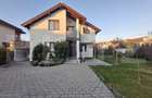 Casă Individuală Modernă cu Panouri Solare, Intrare Separată și Curte Spațioasă - 1