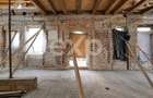 Casă cu arhitectură deosebită, 842 mp și teren de 1.048 mp – Brașov