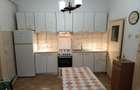 Apartament renovat, curte comună îngrijită, zona Podul Traian. - 1