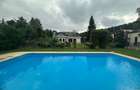 VILA CU IZ PROVENSAL  CU TEREN GENEROS SI PISCINA EXTERIOARA INCALZITA - 50