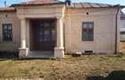 De vanzare (de inchiriat) , in zona centrala, casa cu curte de 1100mp - 6
