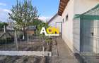 Casa pentru 2 familii, 7 Camere, 2 Garaje, 1500MP Teren - 30