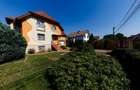 Vilă cu spatii largi, curte generoasă - 34