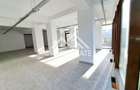 Spatiu comercial vitrine, vad stradal - 11