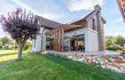 Proprietate exclusivista de vanzare: 2 case | 9 camere | 2000 mp teren - 29
