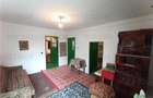 Casa taraneasca traditionala pe parter cu gradina si livada 1700mp in Gruiu, la - 12