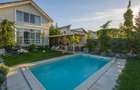 REV2005133 Vila superba cu piscina Otopeni drum privat