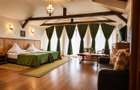 Hotel 3* + Pensiune 4*, piscina, teren tenis, 6.200mp parc privat +, Sanpetru, B - 10