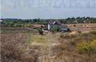 Ferma 3,3ha, din care 2,5ha intravilan, vila 7 camere, D+P+E+M, casa pentru munc - 12