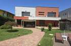 Vila eleganta S+P+1+M - Pipera   Drumul negru   1170mp teren - 2