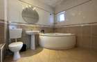 Apartament 4 camere, 2 balcoane, garaj și boxă pe str. Cometei - 9