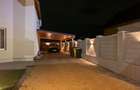 Casă modernă complet renovată, cu curte amenajată și sisteme inteligente
