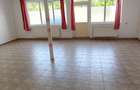 Spatiu comercial la casa cu intrare directa din strada