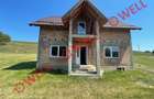 Casă familială de vânzare în Vâlcele - 1