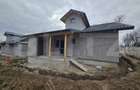 Casa frumoasa cu 3 camere in Ciurbesti - 2
