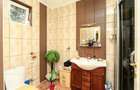 Vilă spațioasă de vânzare cu 7 camere în comuna 1 Decembrie - 13