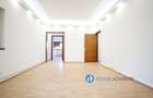 Inchiriere apartament 5 camere Romana - 3