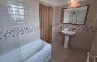 Apartament 3 camere decomandat 2 bai parcare Sura Mare - 11