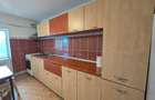 Vând apartament cu 3 camere, complet decomandat, suprafață utilă 66 mp, Etaj 2/4 - 1