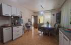 Casa individuala cu piscina. P+1+M. zona foarte buna - 46