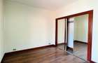 VANZARE VILA 8 CAMERE 652 mp teren zona Sisesti Sector 1 - 23