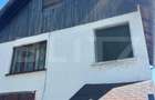 Teren ingradit si casa la rosu - 4