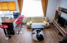 Apartament spațios cu 5 camere , strada Păcii, la 10 minute de UMFST - 2