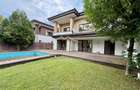 Vila cu 9 camere *900 teren* & piscina privata // Pipera - 95