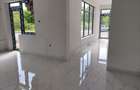 DE INCHIRIAT - renovat - parter si etajul 1 - stradal - 2