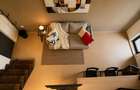 Apartament pe două niveluri cu supantă, mobilier la comandă și loc de parcare