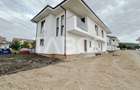 Casa de vanzare tip duplex cu 4 camere si curte generoasa in Floresti - 1