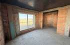 Duplex cu 3 camere | interior la rosu | 86.7 mp utili | Mosnita Veche